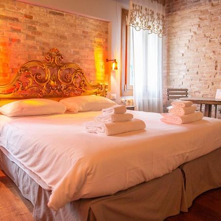 Rosso Charm B&B Венеция Екстериор снимка