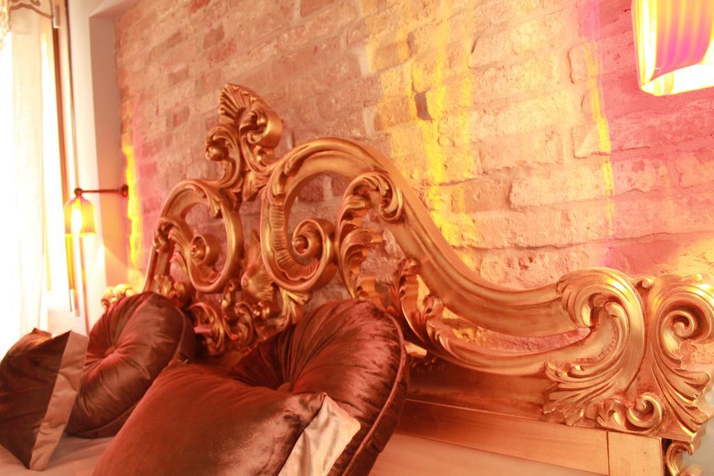 Rosso Charm B&B Венеция Стая снимка