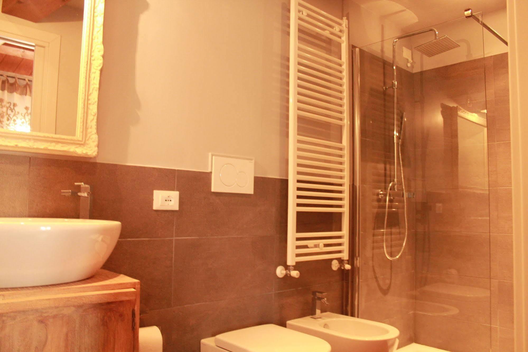 Rosso Charm B&B Венеция Екстериор снимка