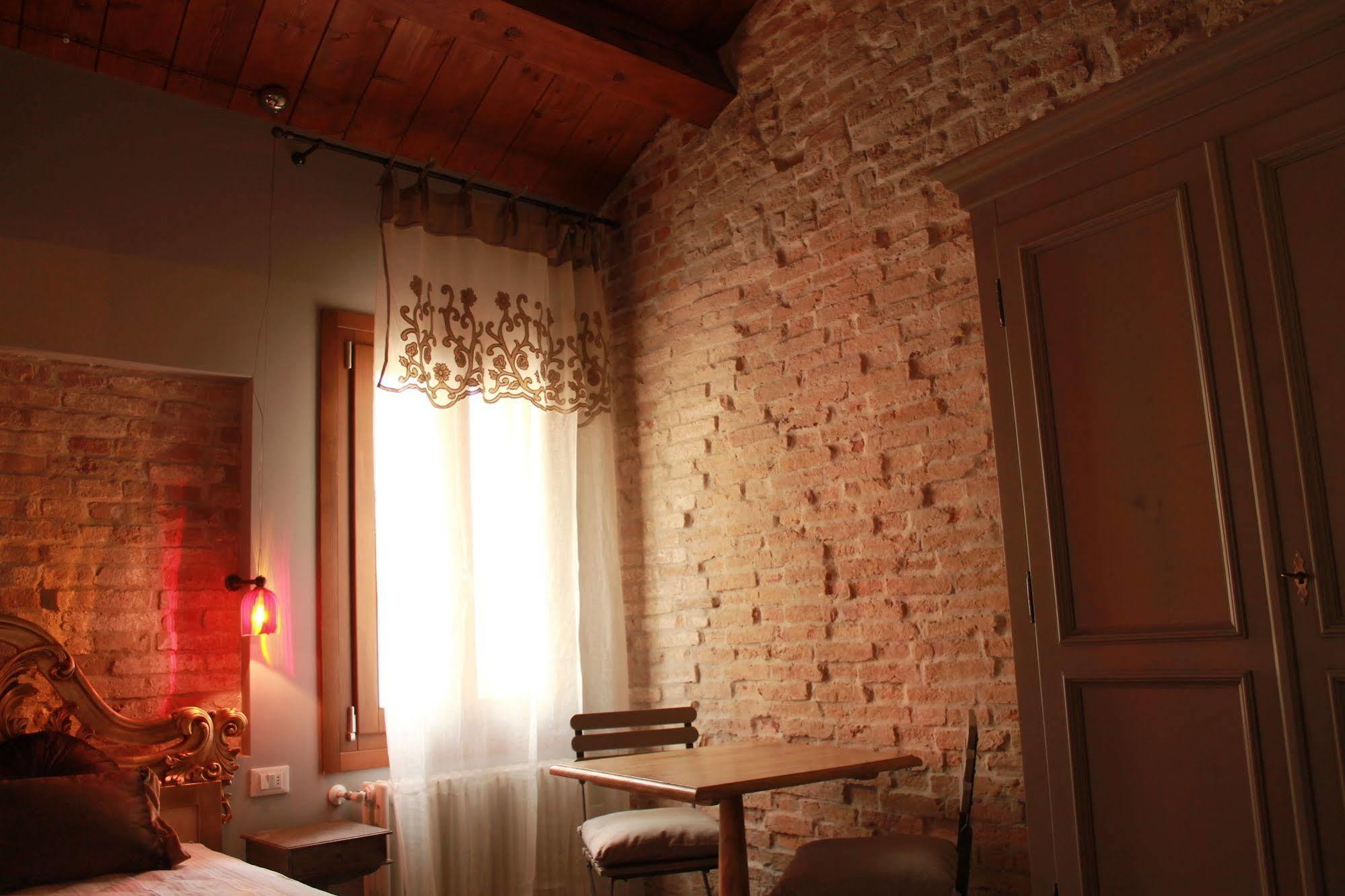 Rosso Charm B&B Венеция Екстериор снимка