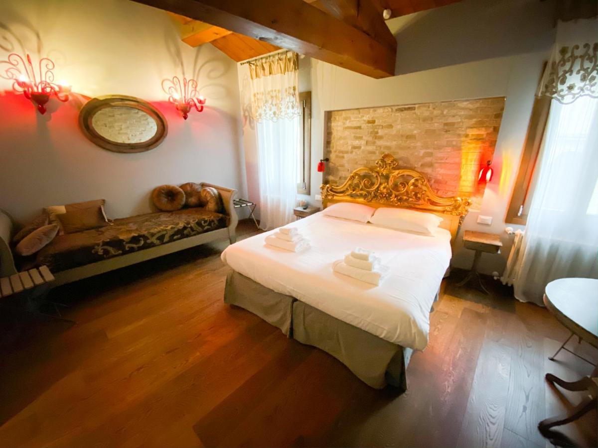 Rosso Charm B&B Венеция Екстериор снимка