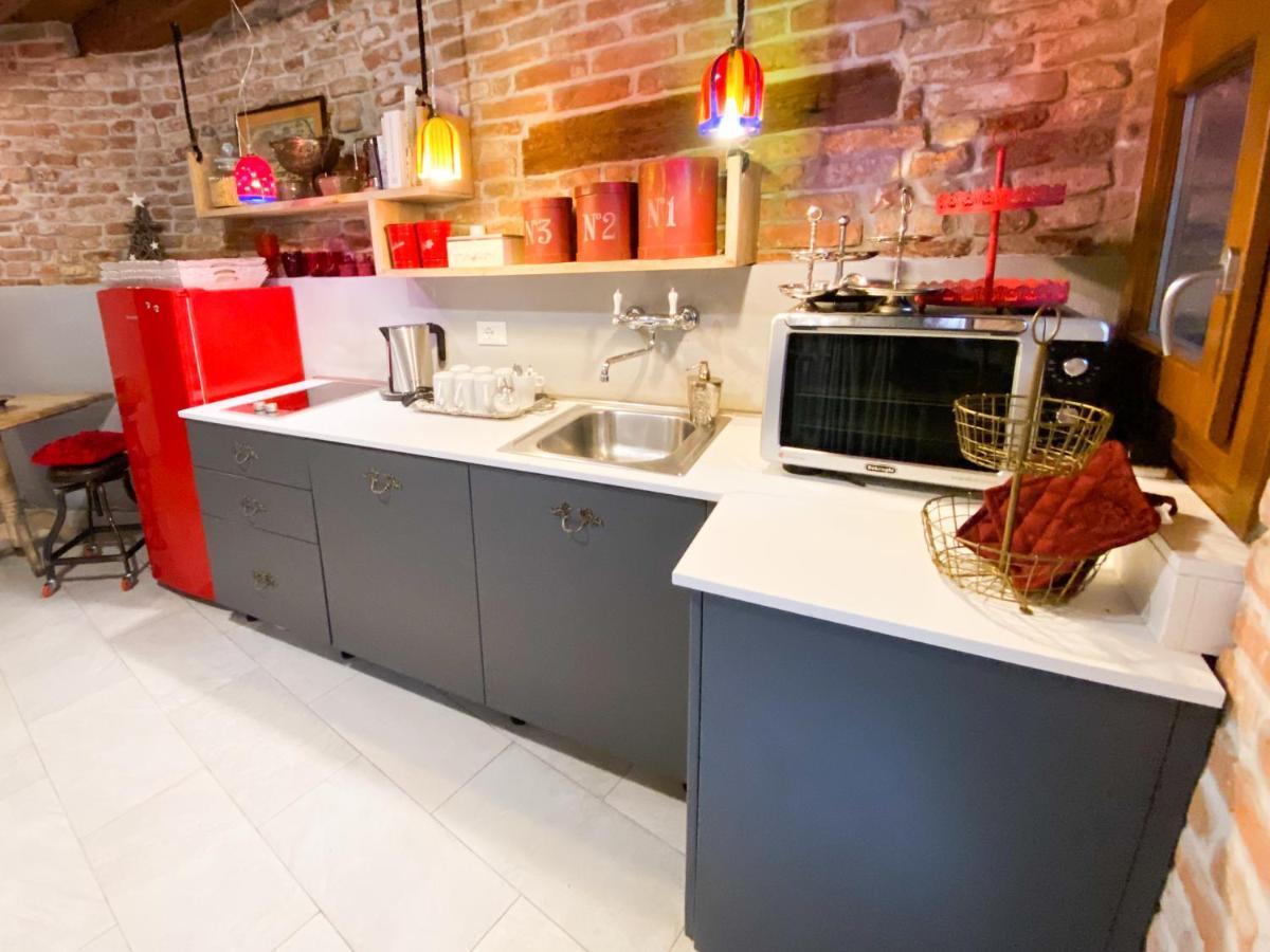 Rosso Charm B&B Венеция Екстериор снимка