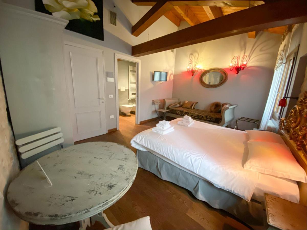 Rosso Charm B&B Венеция Екстериор снимка