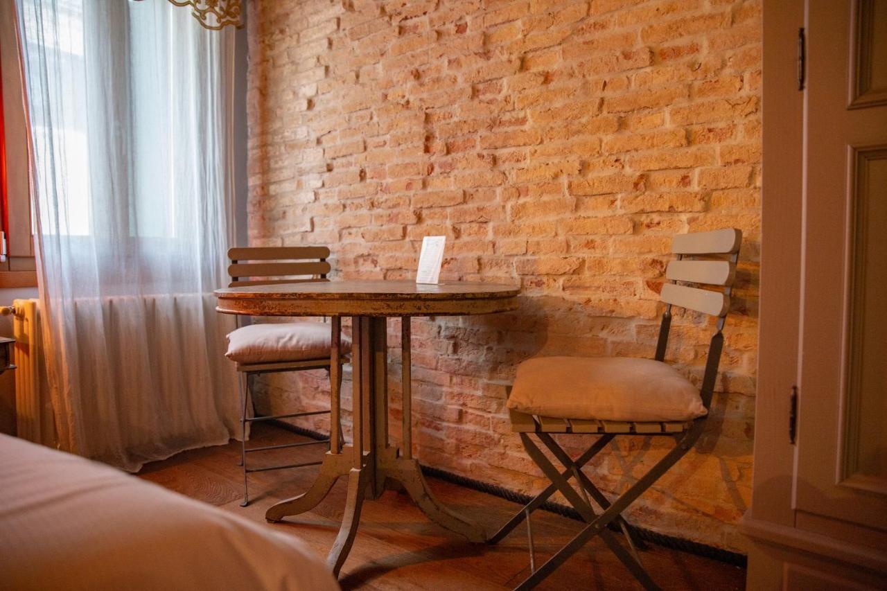 Rosso Charm B&B Венеция Екстериор снимка